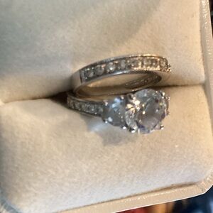 Elegant Silver Ring with Clear Stone
